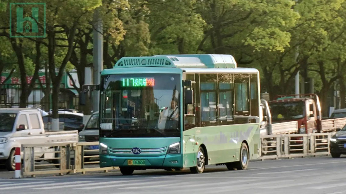 williamhill威廉希尔官网客车驶入“两山”发源地 助力安吉绿色交通新升级